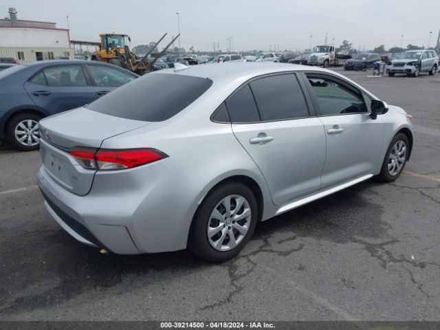 Photo 3 VIN: 5YFEPMAE0MP256458 - TOYOTA COROLLA 