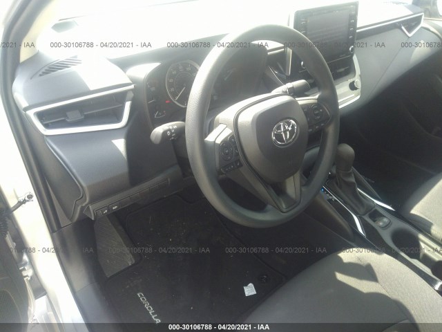 Photo 4 VIN: 5YFEPMAE1MP217023 - TOYOTA COROLLA 