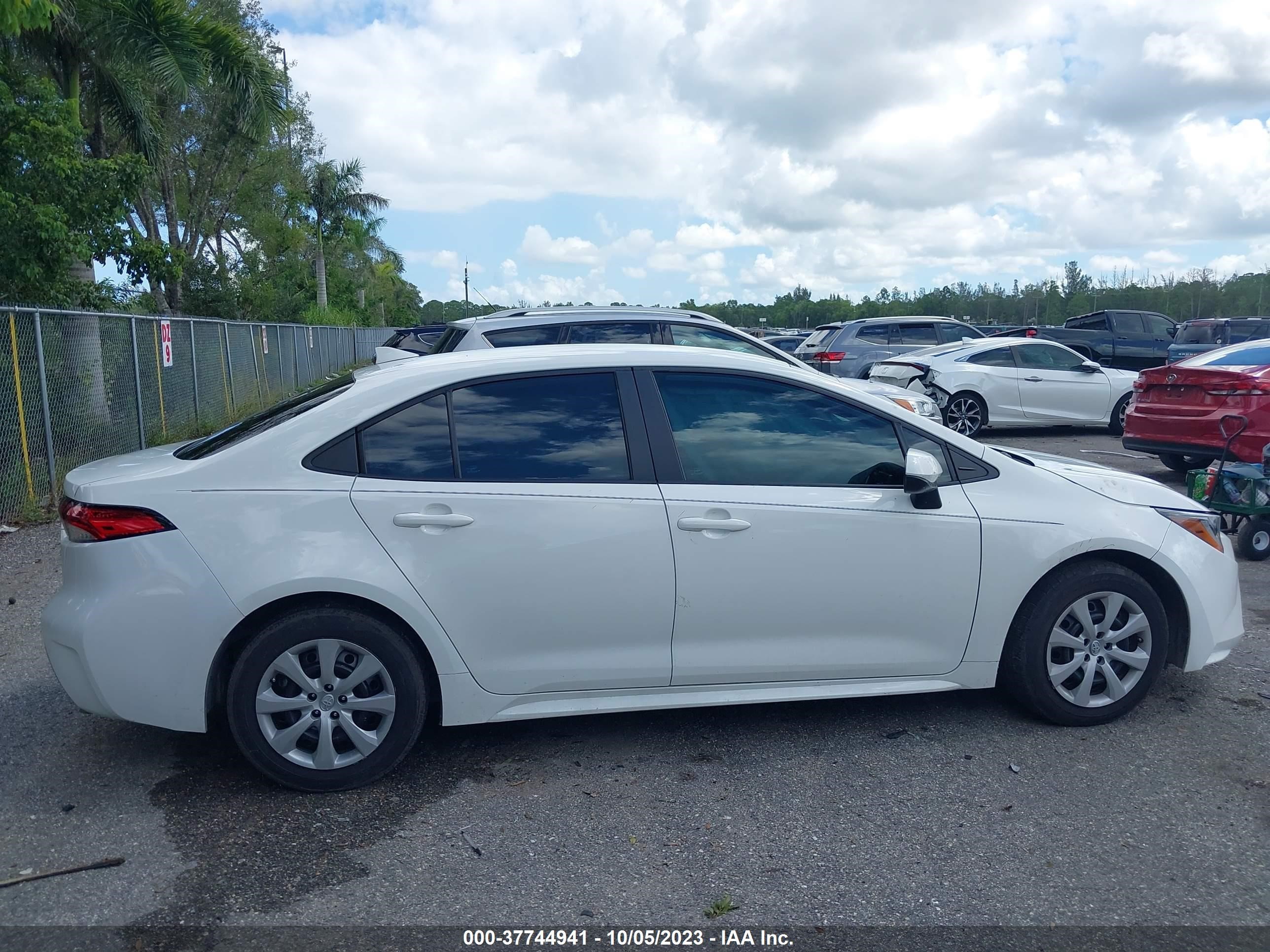 Photo 12 VIN: 5YFEPMAE1NP274548 - TOYOTA COROLLA 