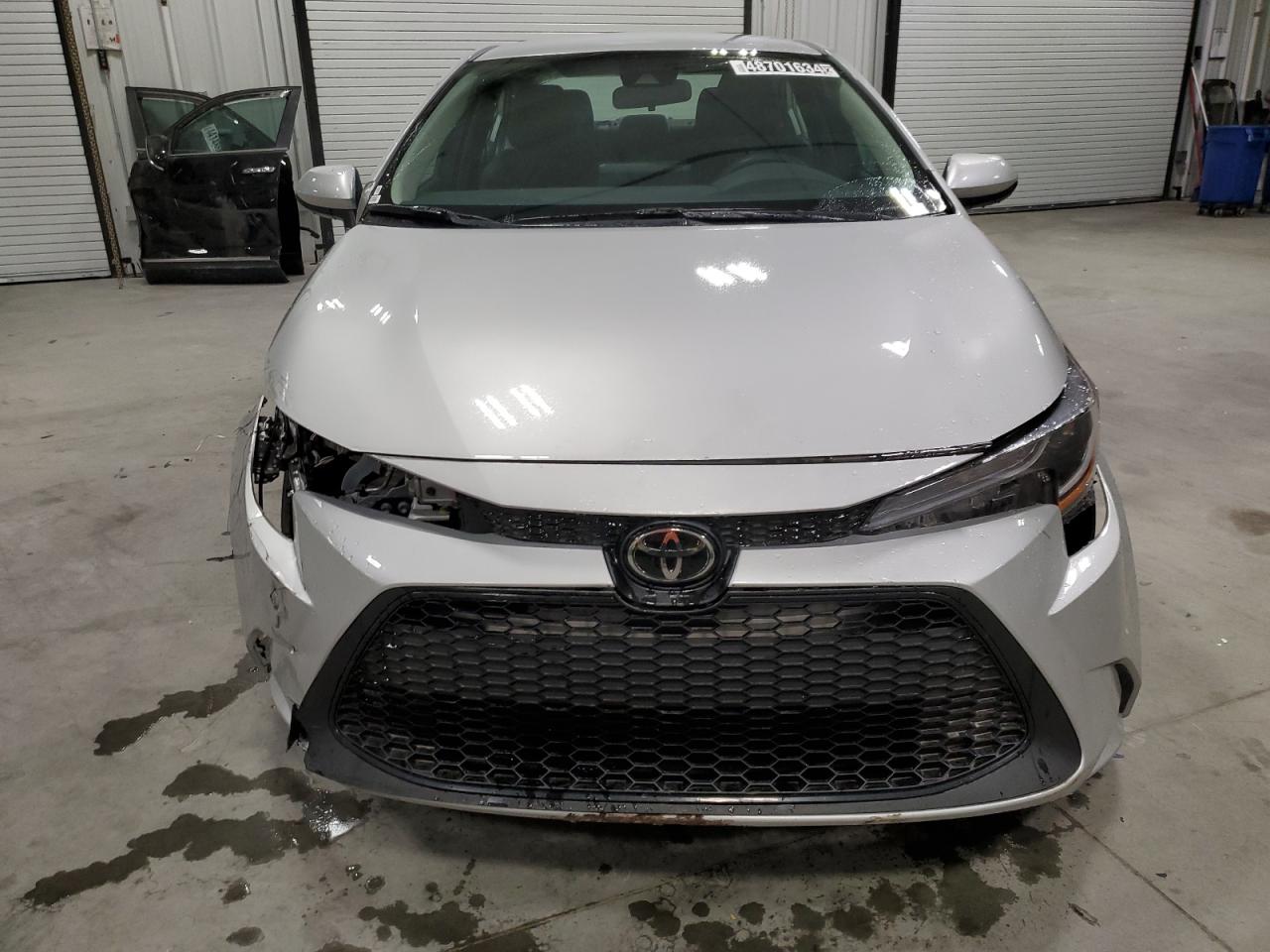 Photo 4 VIN: 5YFEPMAE1NP388887 - TOYOTA COROLLA 