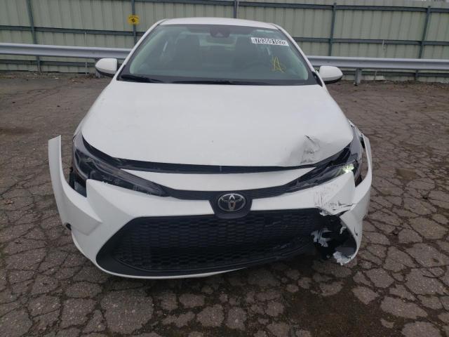 Photo 4 VIN: 5YFEPMAE3NP329274 - TOYOTA COROLLA LE 