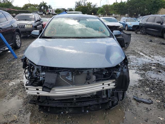 Photo 4 VIN: 5YFEPMAE3NP372335 - TOYOTA COROLLA LE 