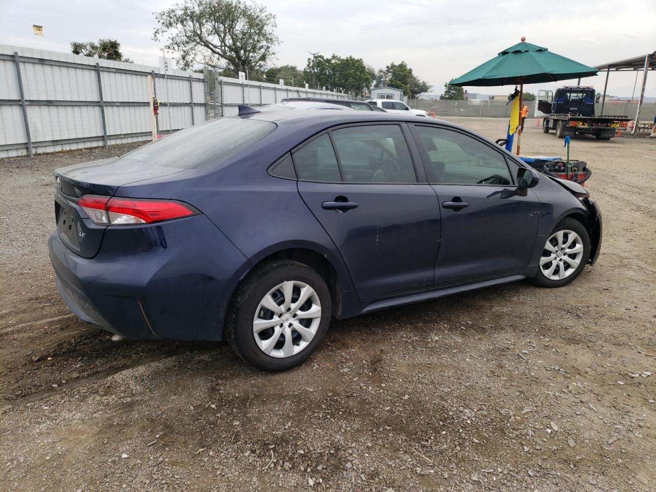 Photo 2 VIN: 5YFEPMAE5NP374961 - TOYOTA COROLLA 