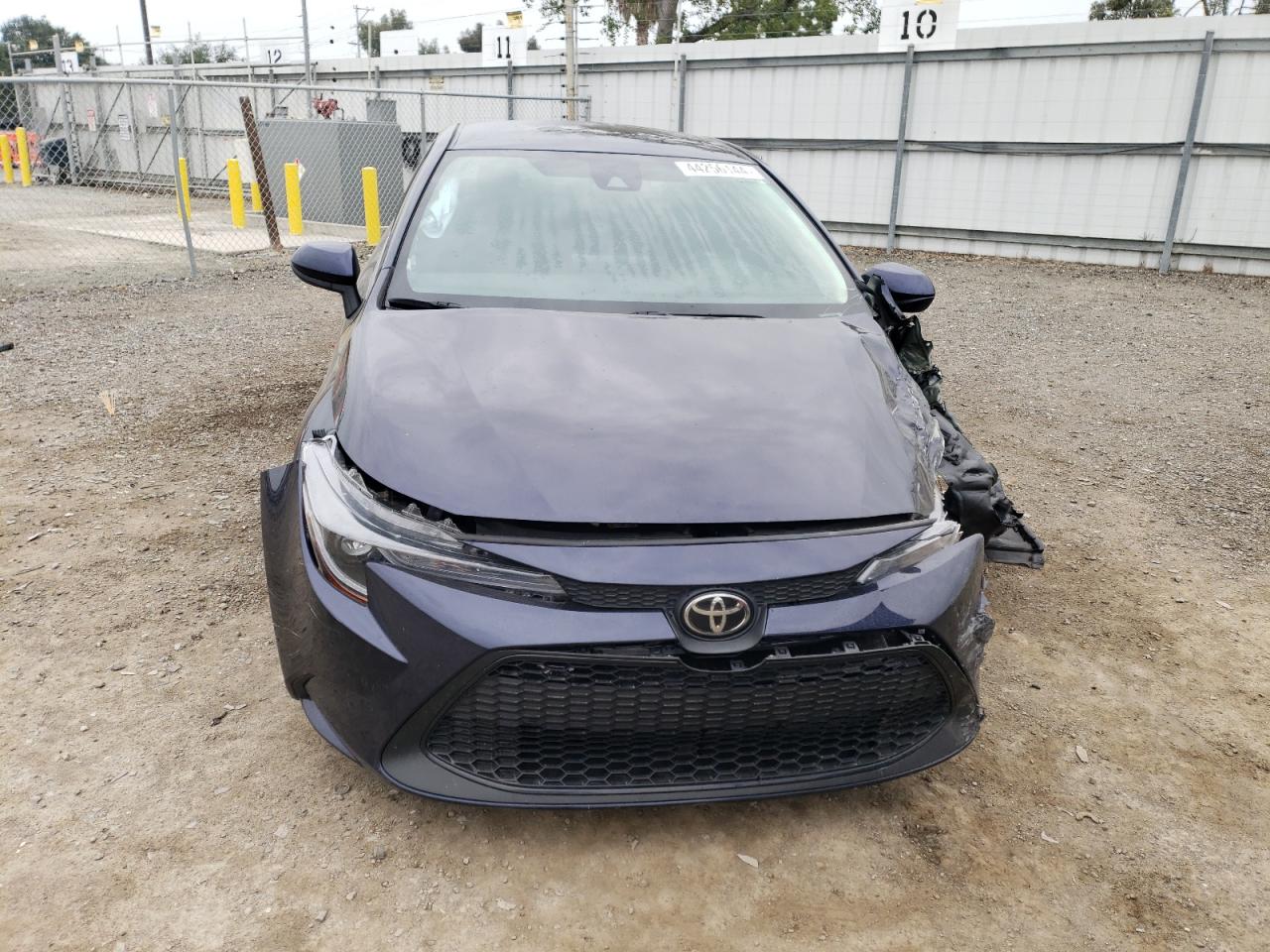 Photo 4 VIN: 5YFEPMAE5NP374961 - TOYOTA COROLLA 