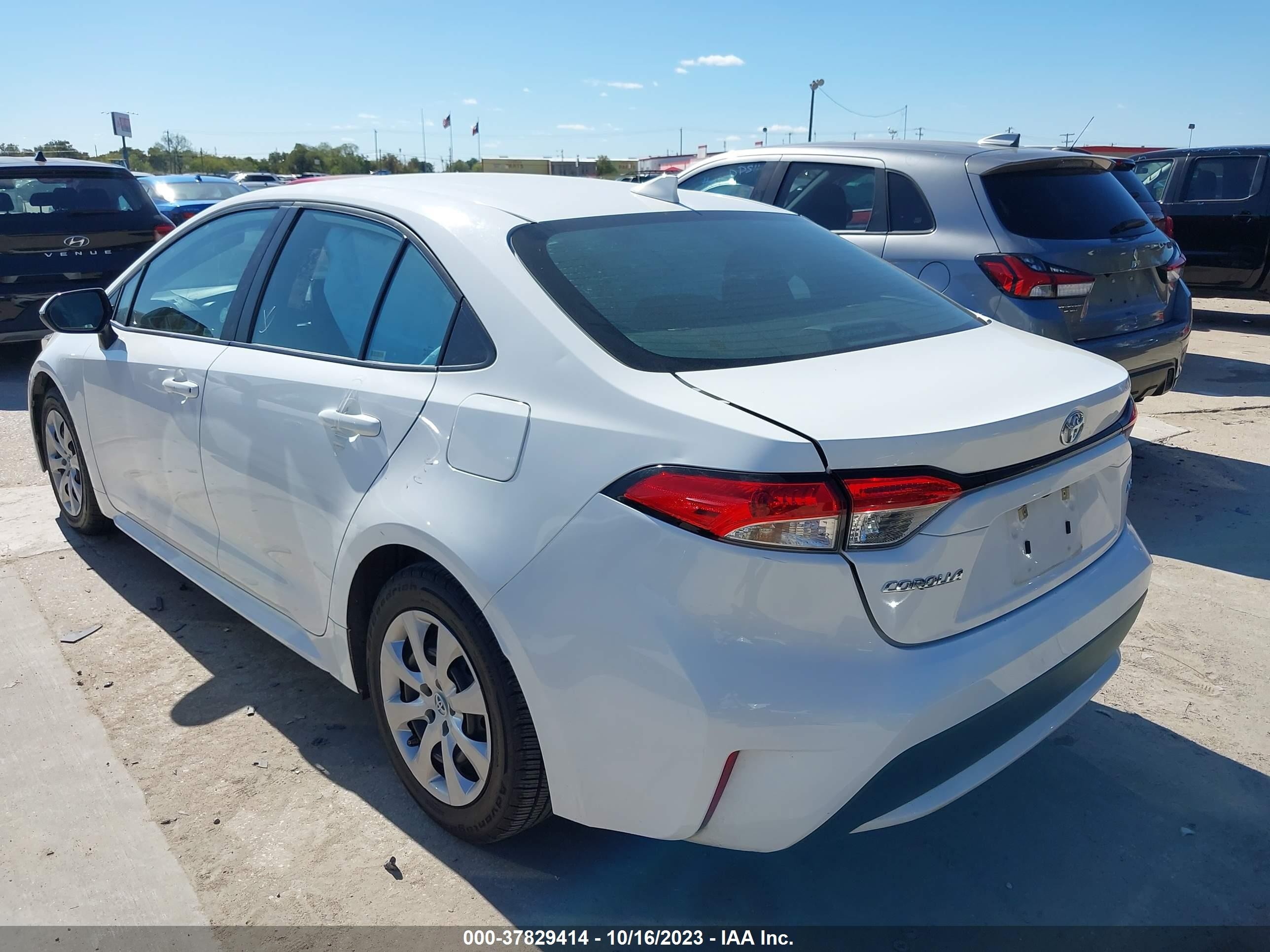 Photo 2 VIN: 5YFEPMAE9MP251355 - TOYOTA COROLLA 