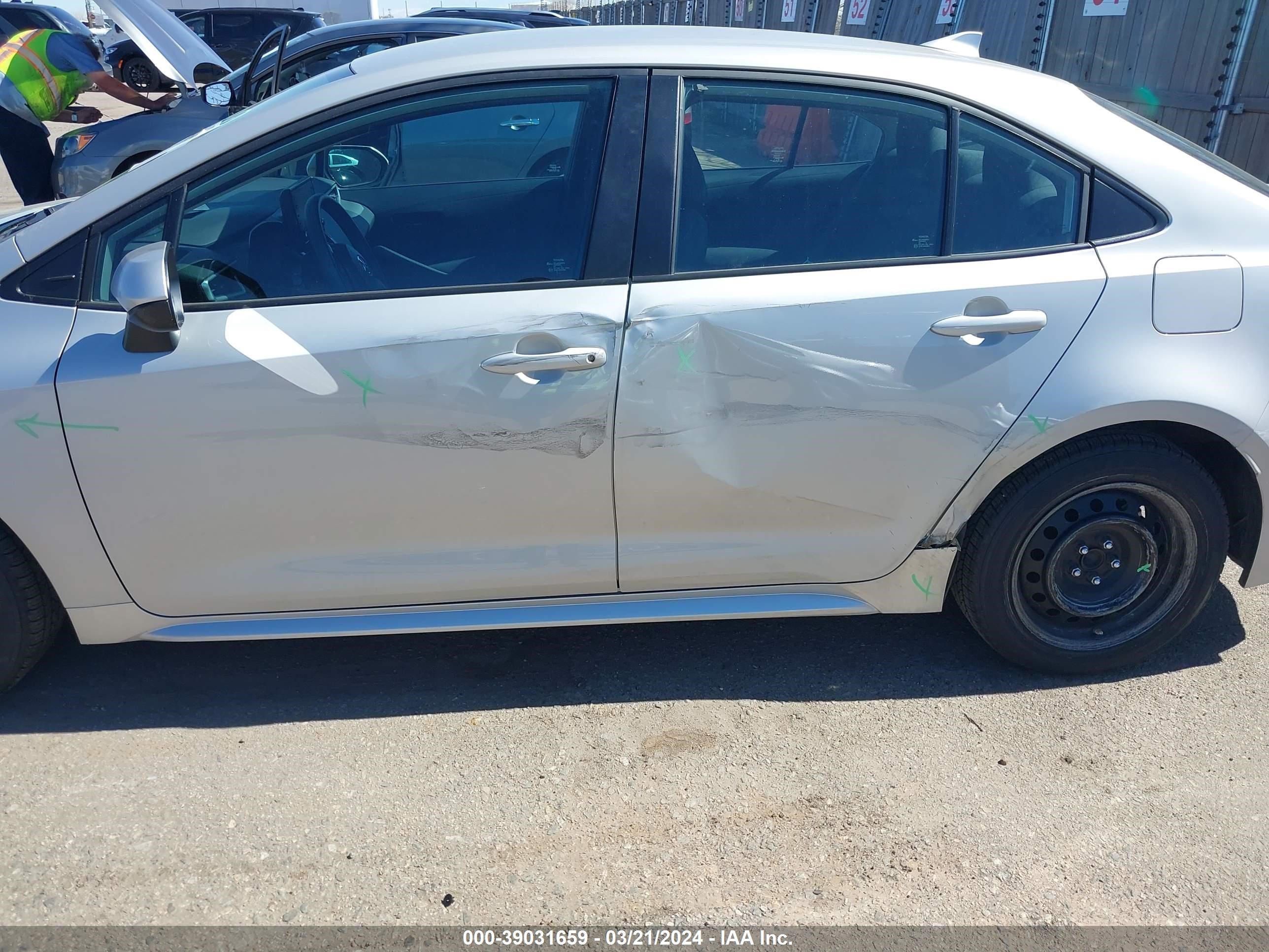 Photo 5 VIN: 5YFEPMAE9NP317923 - TOYOTA COROLLA 