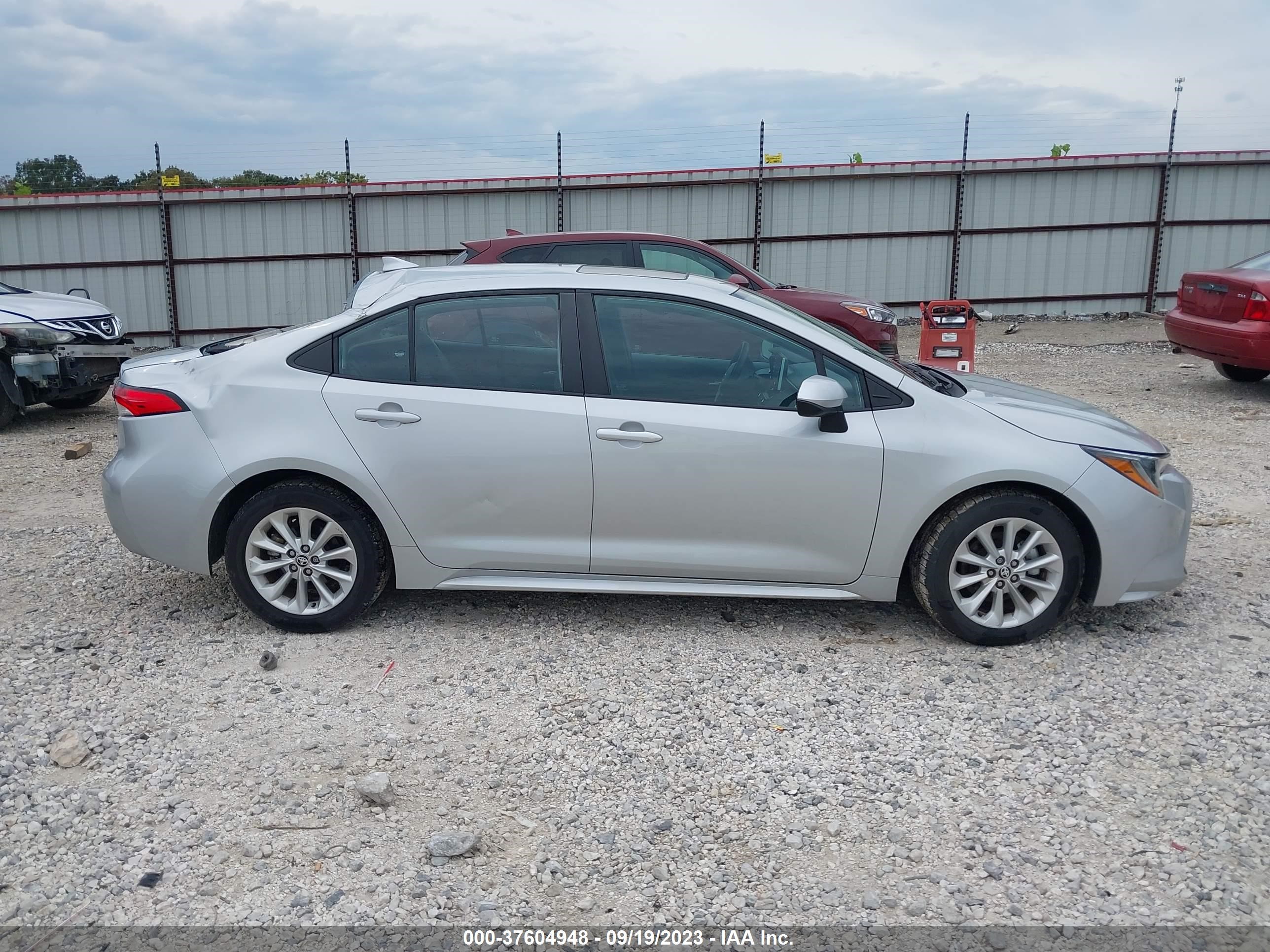 Photo 12 VIN: 5YFHPRAE6LP010281 - TOYOTA COROLLA 