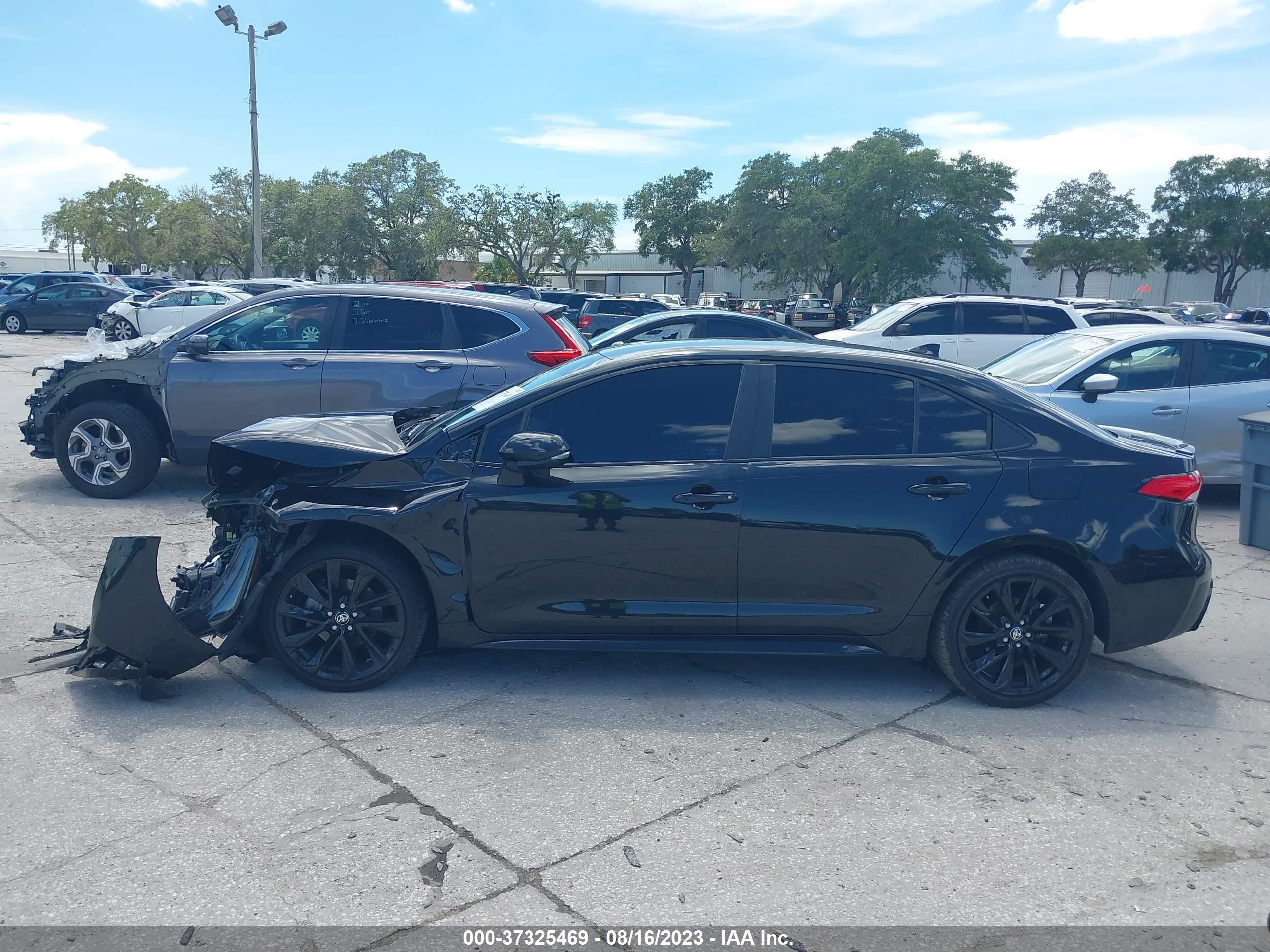 Photo 13 VIN: 5YFS4MCE5NP114052 - TOYOTA COROLLA 