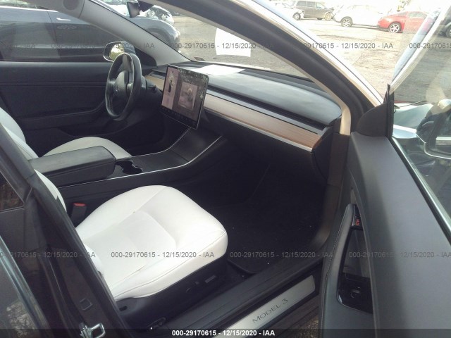 Photo 4 VIN: 5YJ3E1EA0JF009399 - TESLA MODEL 3 