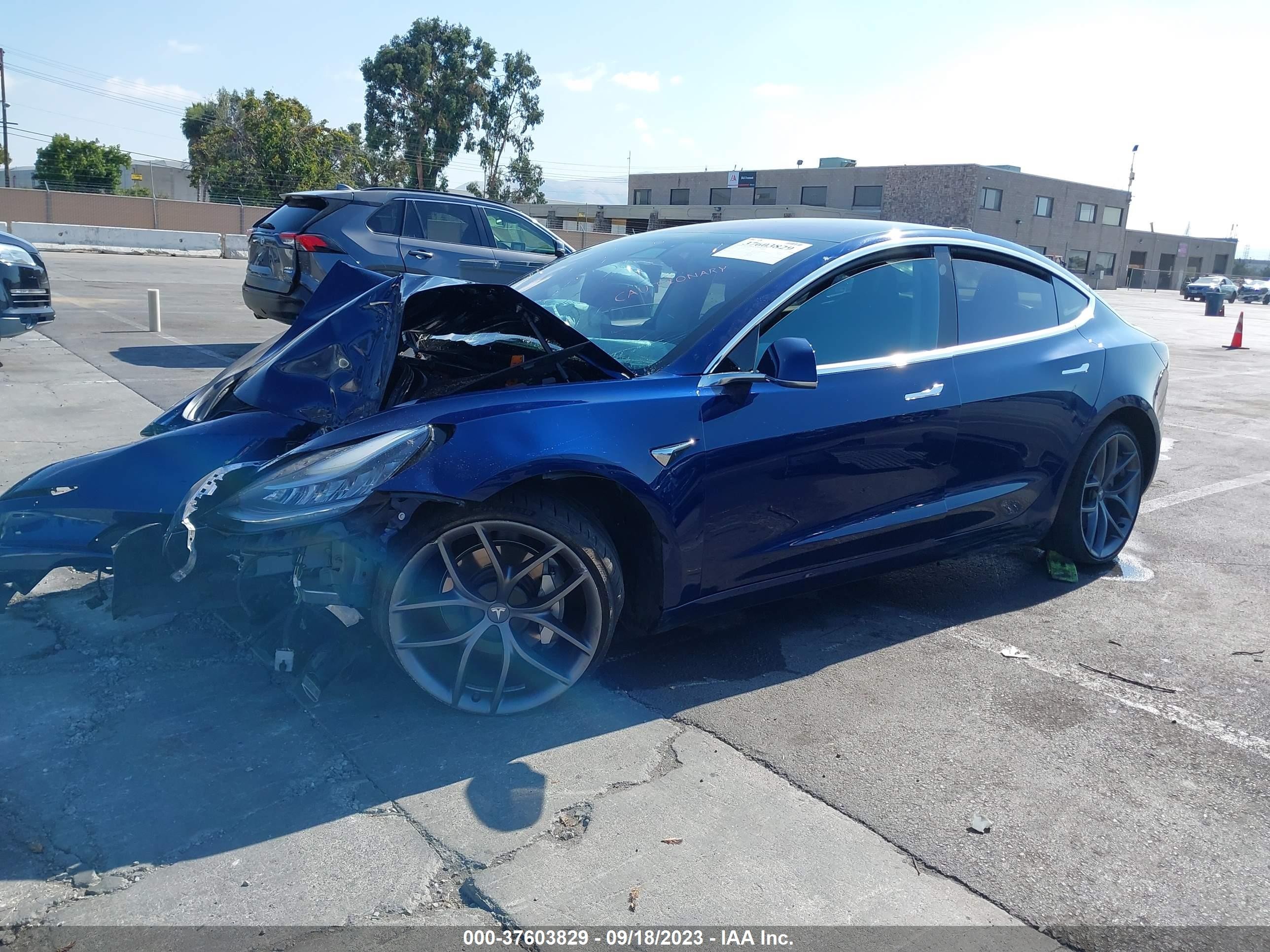 Photo 1 VIN: 5YJ3E1EA0JF015526 - TESLA MODEL 3 