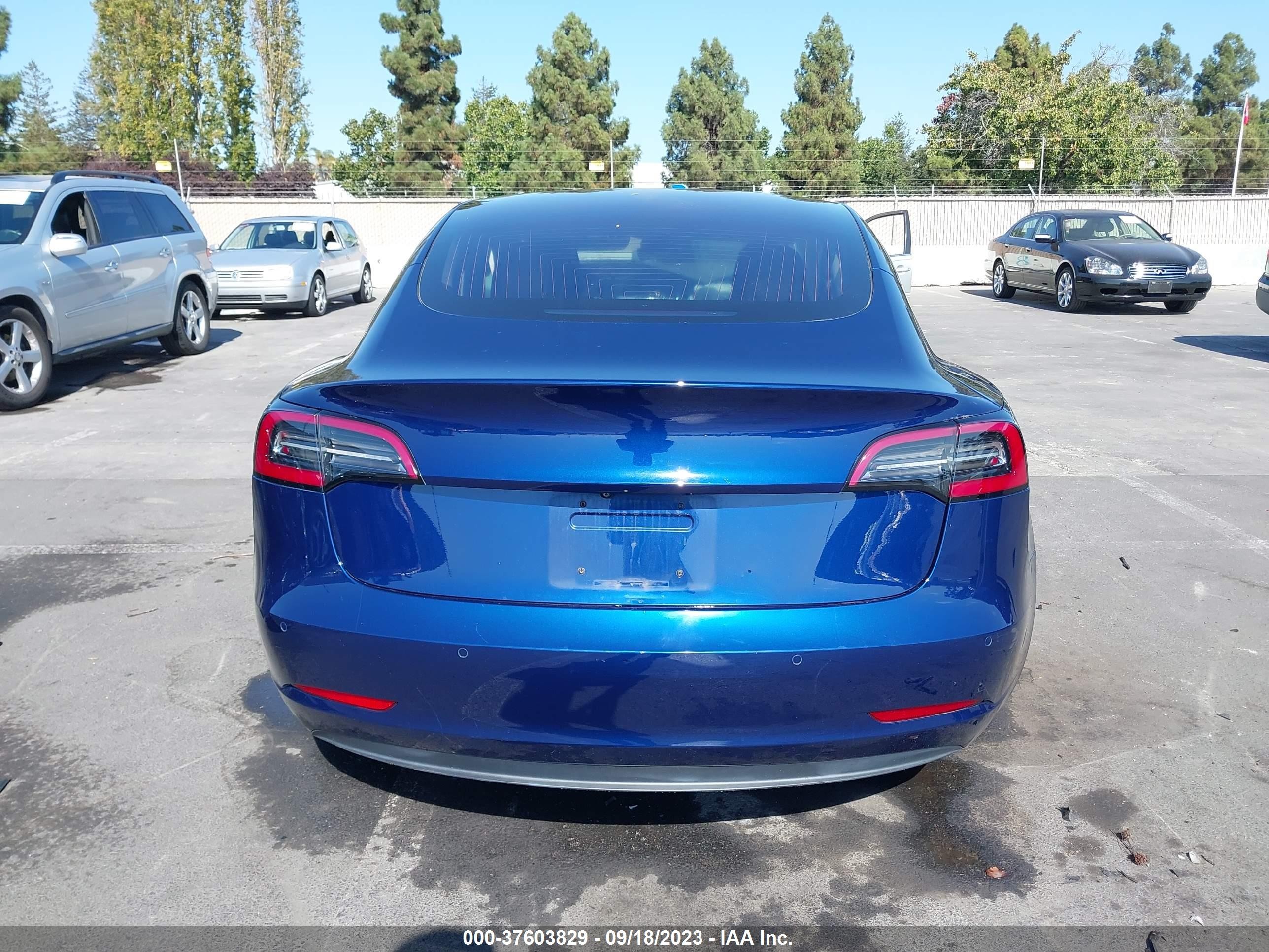 Photo 14 VIN: 5YJ3E1EA0JF015526 - TESLA MODEL 3 