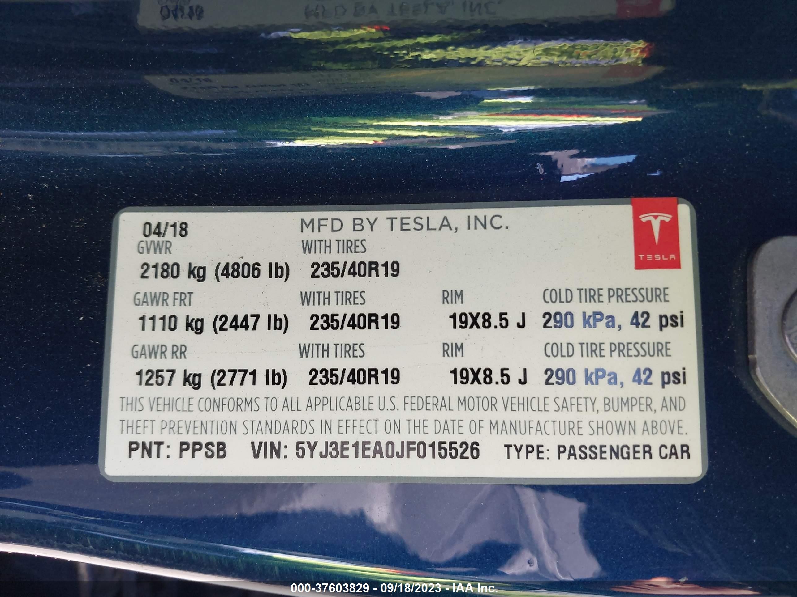 Photo 8 VIN: 5YJ3E1EA0JF015526 - TESLA MODEL 3 