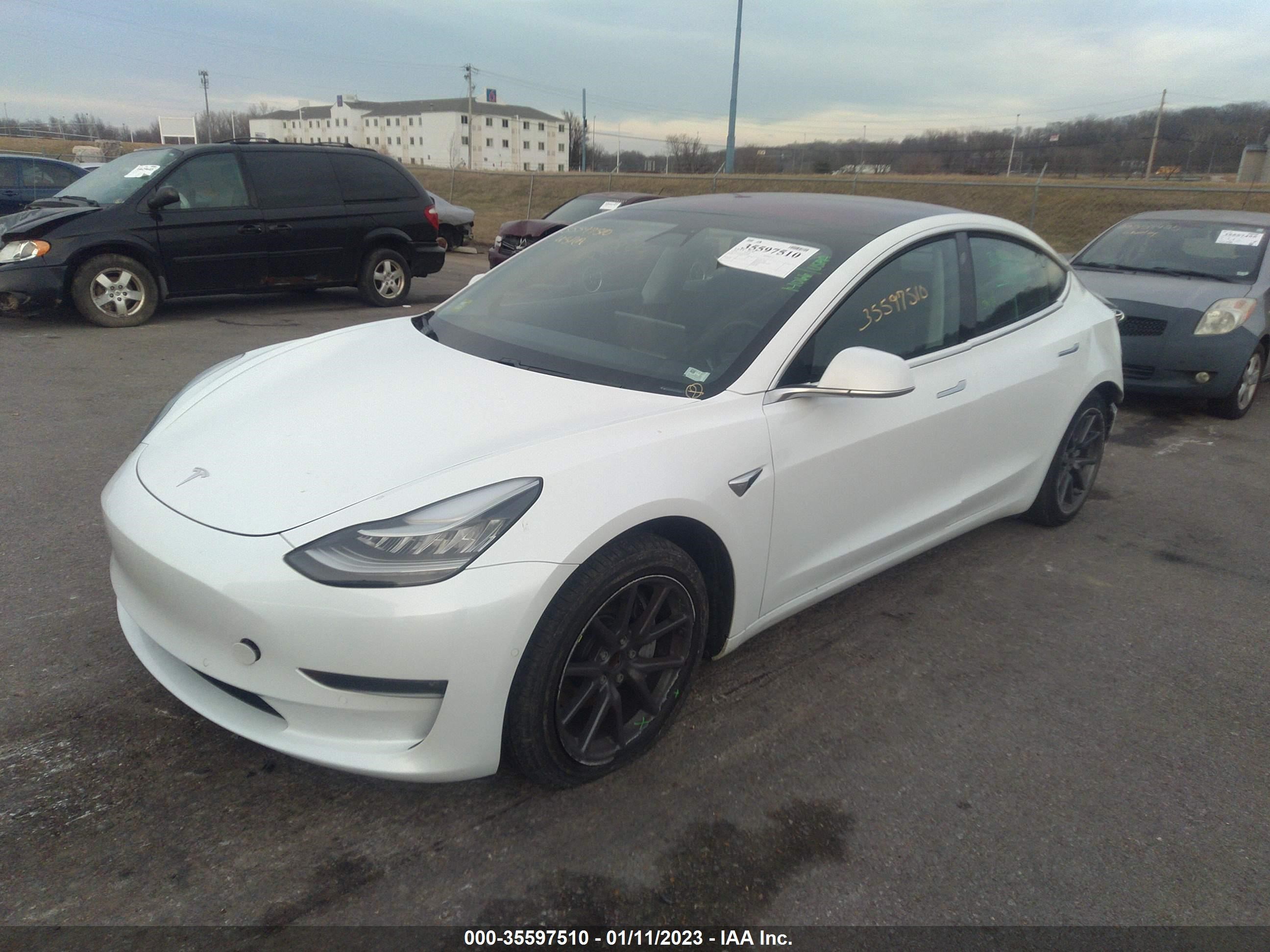 Photo 1 VIN: 5YJ3E1EA0JF035288 - TESLA MODEL 3 