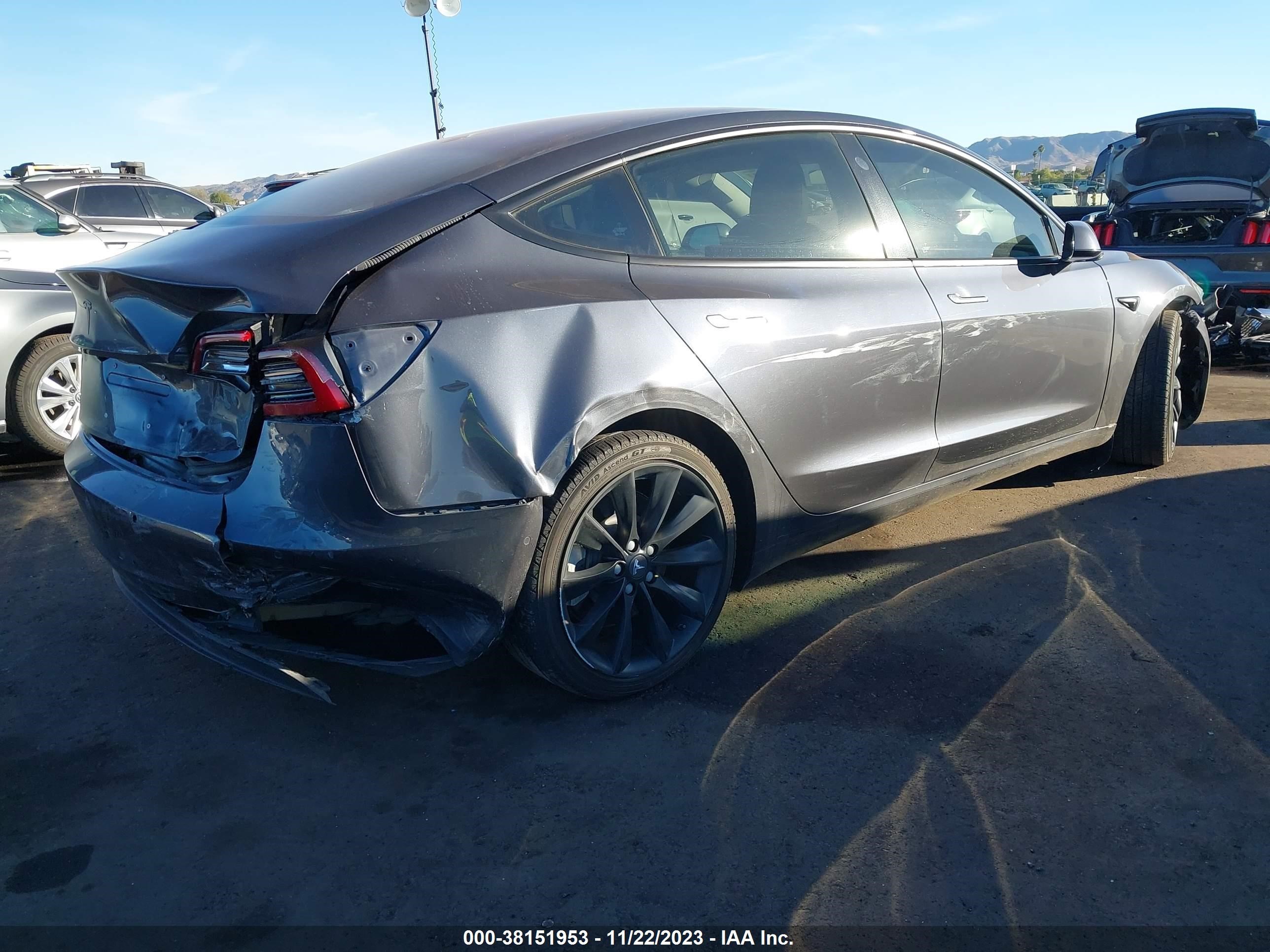 Photo 3 VIN: 5YJ3E1EA0JF036831 - TESLA MODEL 3 