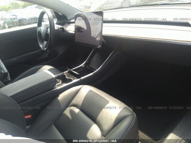 Photo 4 VIN: 5YJ3E1EA0JF039423 - TESLA MODEL 3 