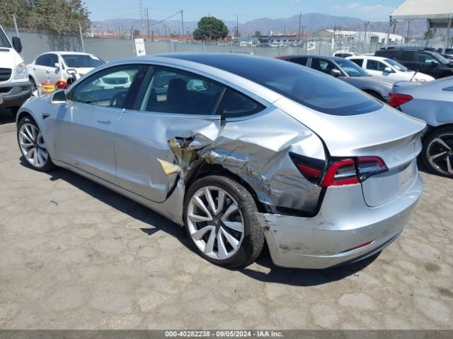 Photo 2 VIN: 5YJ3E1EA0JF048476 - TESLA MODEL 3 