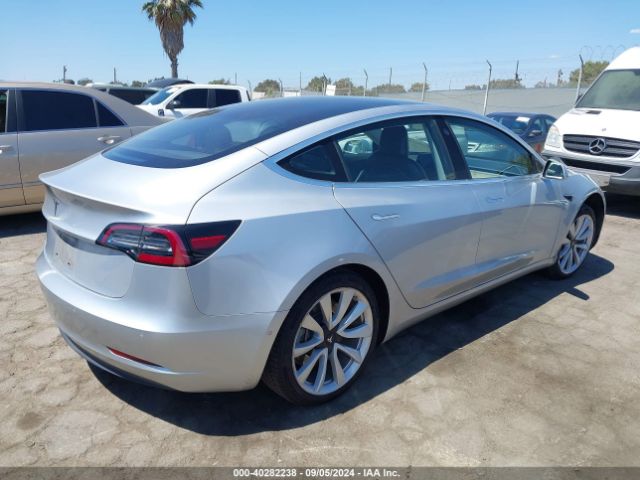 Photo 3 VIN: 5YJ3E1EA0JF048476 - TESLA MODEL 3 