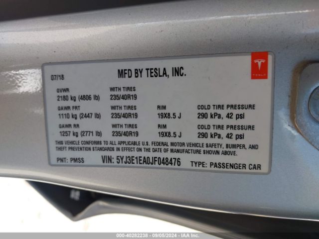 Photo 8 VIN: 5YJ3E1EA0JF048476 - TESLA MODEL 3 