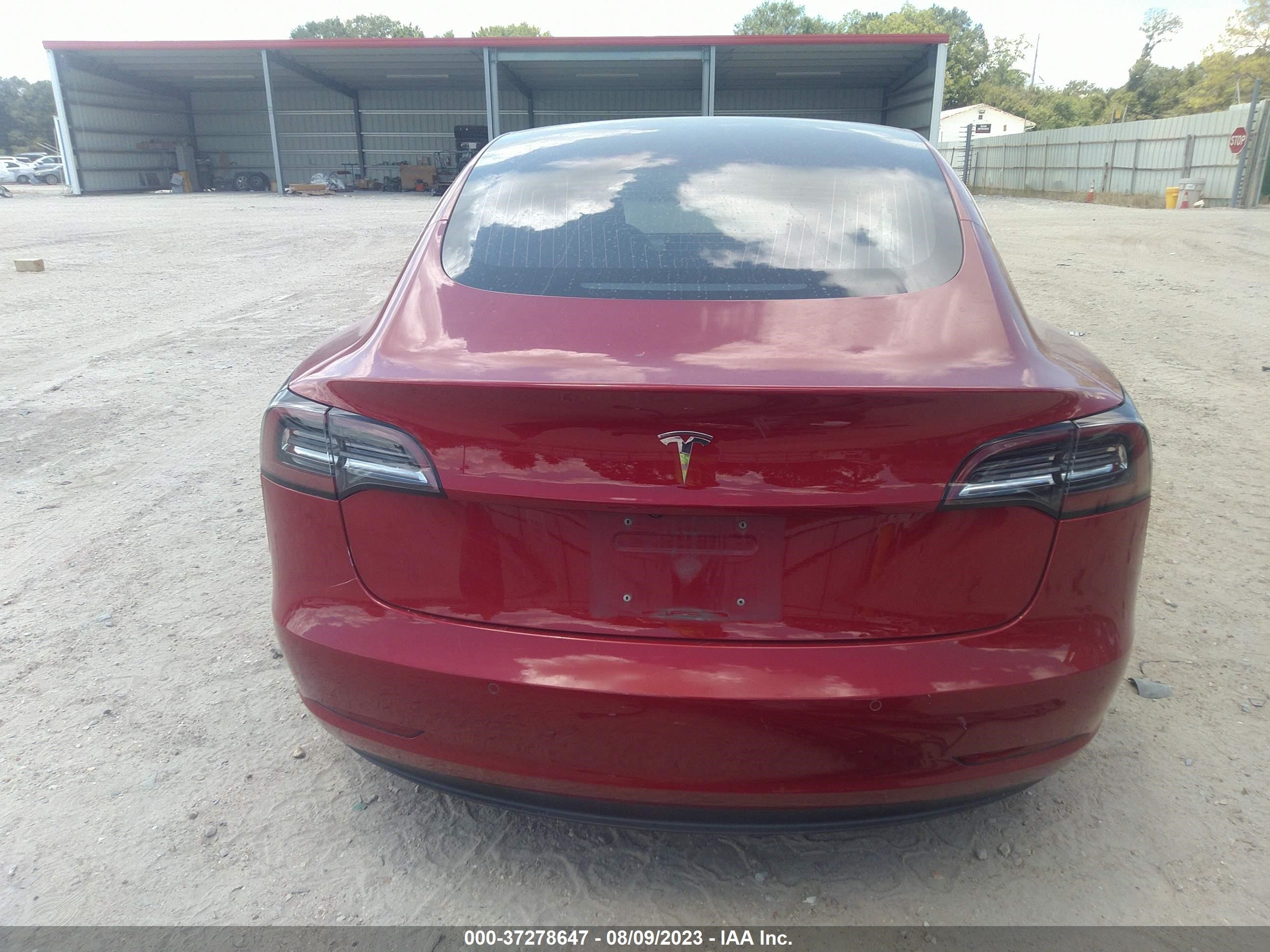 Photo 15 VIN: 5YJ3E1EA0JF051703 - TESLA MODEL 3 