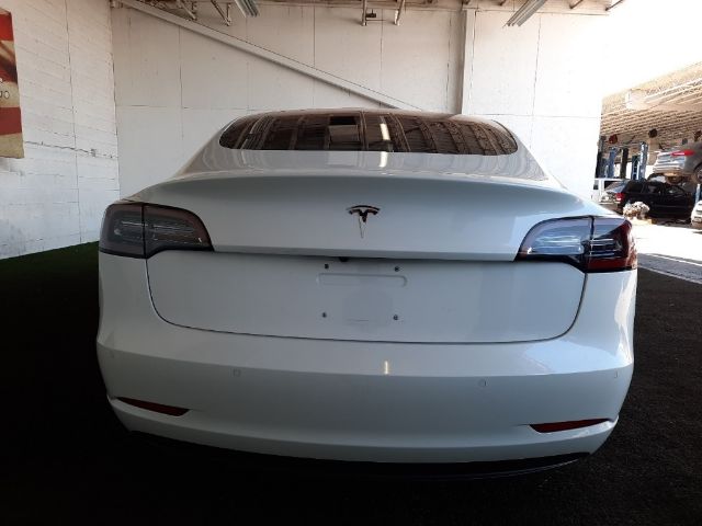 Photo 7 VIN: 5YJ3E1EA0JF052334 - TESLA MODEL 3 