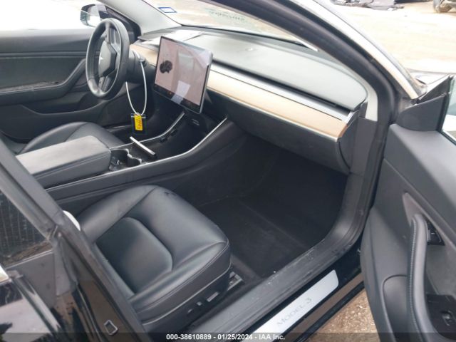 Photo 4 VIN: 5YJ3E1EA0JF098293 - TESLA MODEL 3 