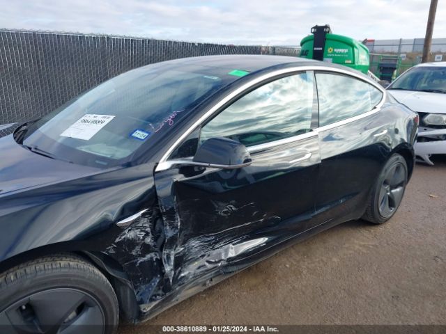 Photo 5 VIN: 5YJ3E1EA0JF098293 - TESLA MODEL 3 