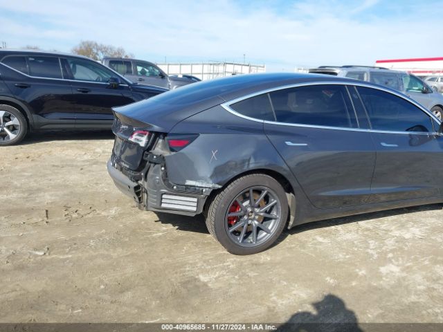 Photo 5 VIN: 5YJ3E1EA0JF101645 - TESLA MODEL 3 