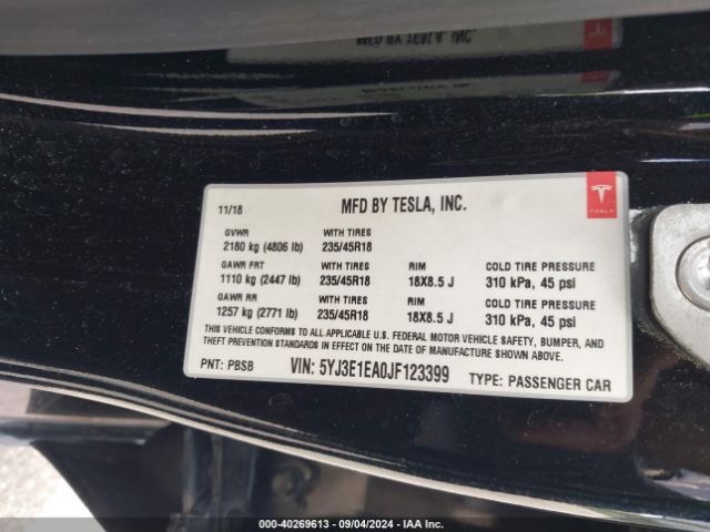 Photo 8 VIN: 5YJ3E1EA0JF123399 - TESLA MODEL 3 