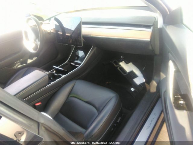 Photo 4 VIN: 5YJ3E1EA0JF124892 - TESLA MODEL 3 