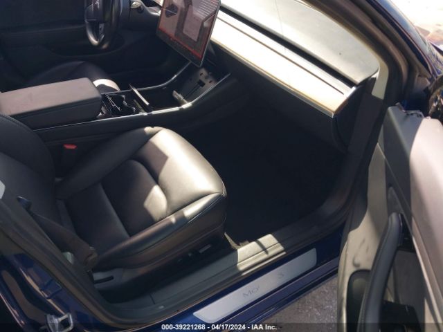 Photo 4 VIN: 5YJ3E1EA0JF164454 - TESLA MODEL 3 