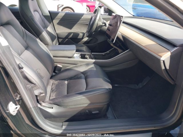 Photo 4 VIN: 5YJ3E1EA0KF193213 - TESLA MODEL 3 