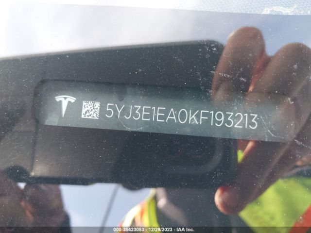 Photo 8 VIN: 5YJ3E1EA0KF193213 - TESLA MODEL 3 