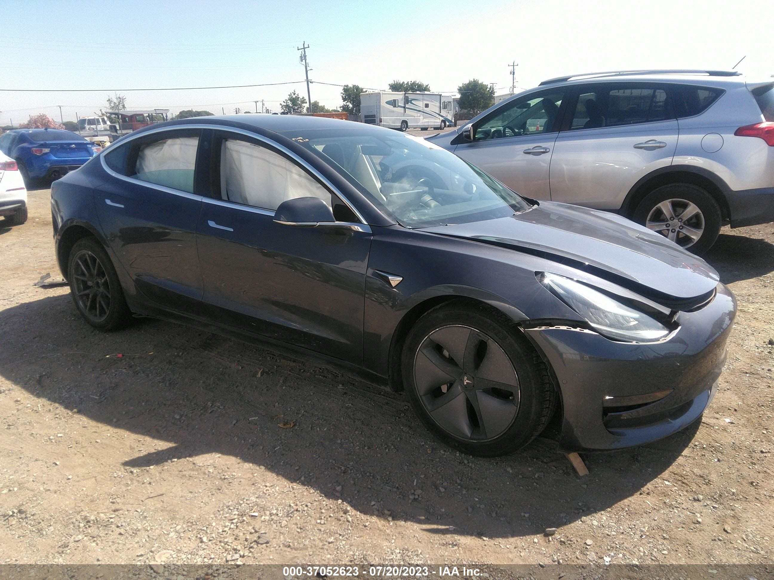 Photo 0 VIN: 5YJ3E1EA0KF298303 - TESLA MODEL 3 