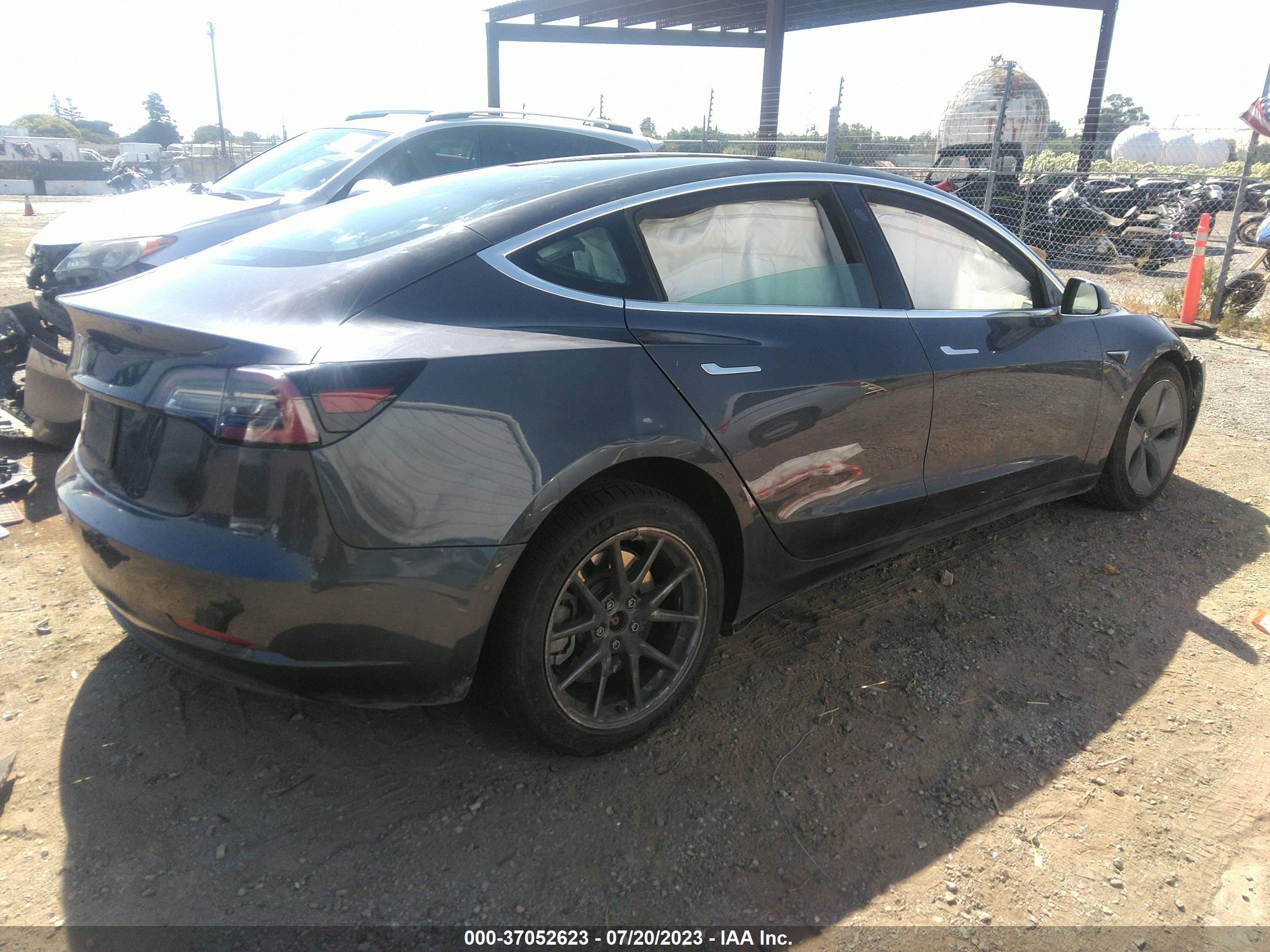 Photo 3 VIN: 5YJ3E1EA0KF298303 - TESLA MODEL 3 