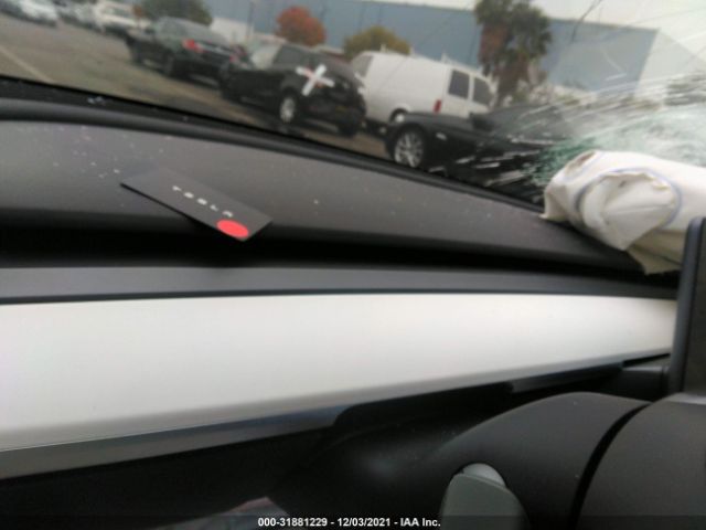 Photo 6 VIN: 5YJ3E1EA0KF323684 - TESLA MODEL 3 