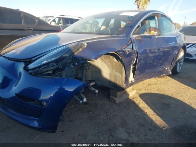 Photo 5 VIN: 5YJ3E1EA0KF332997 - TESLA MODEL 3 