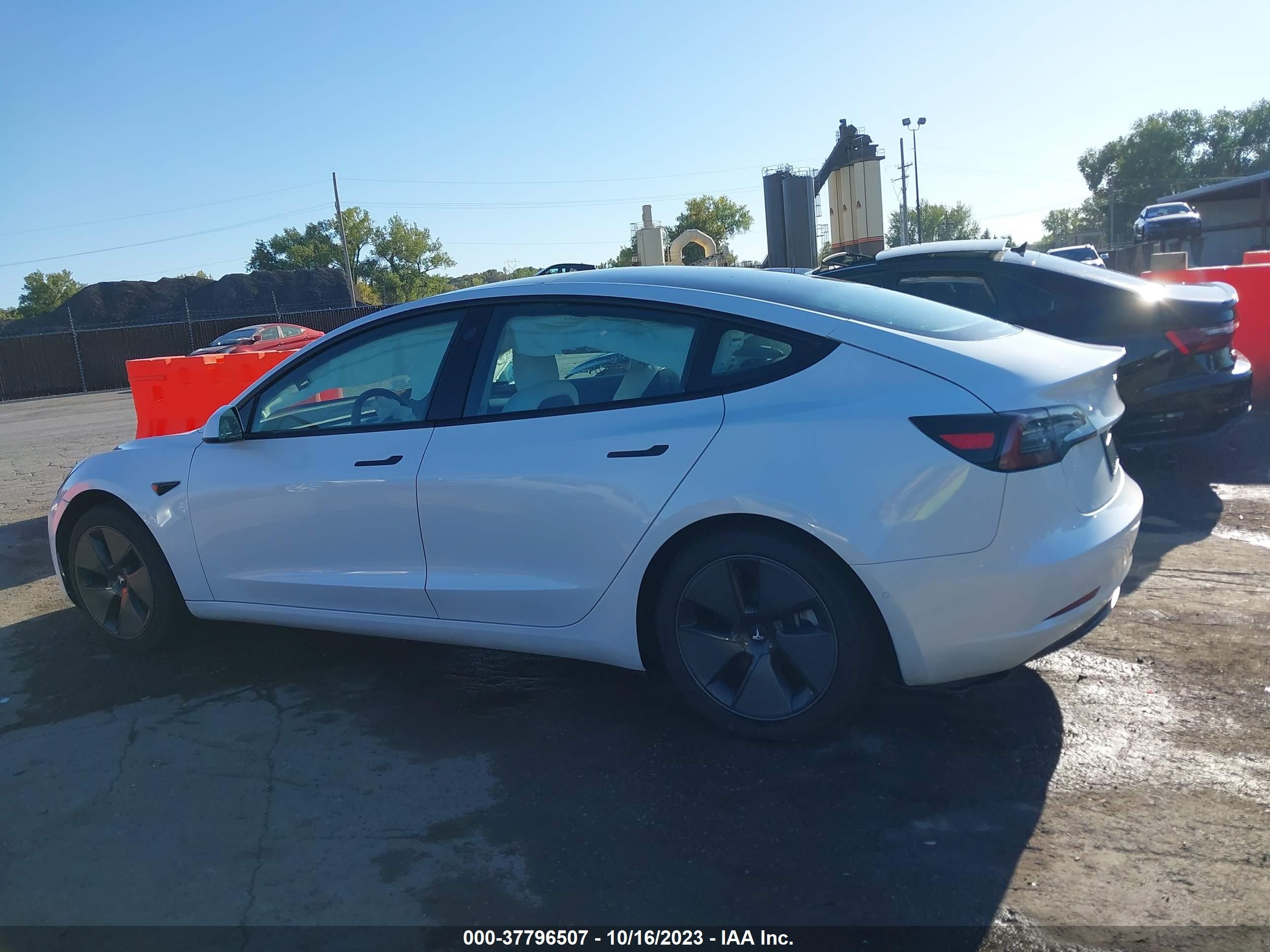 Photo 12 VIN: 5YJ3E1EA0MF060793 - TESLA MODEL 3 