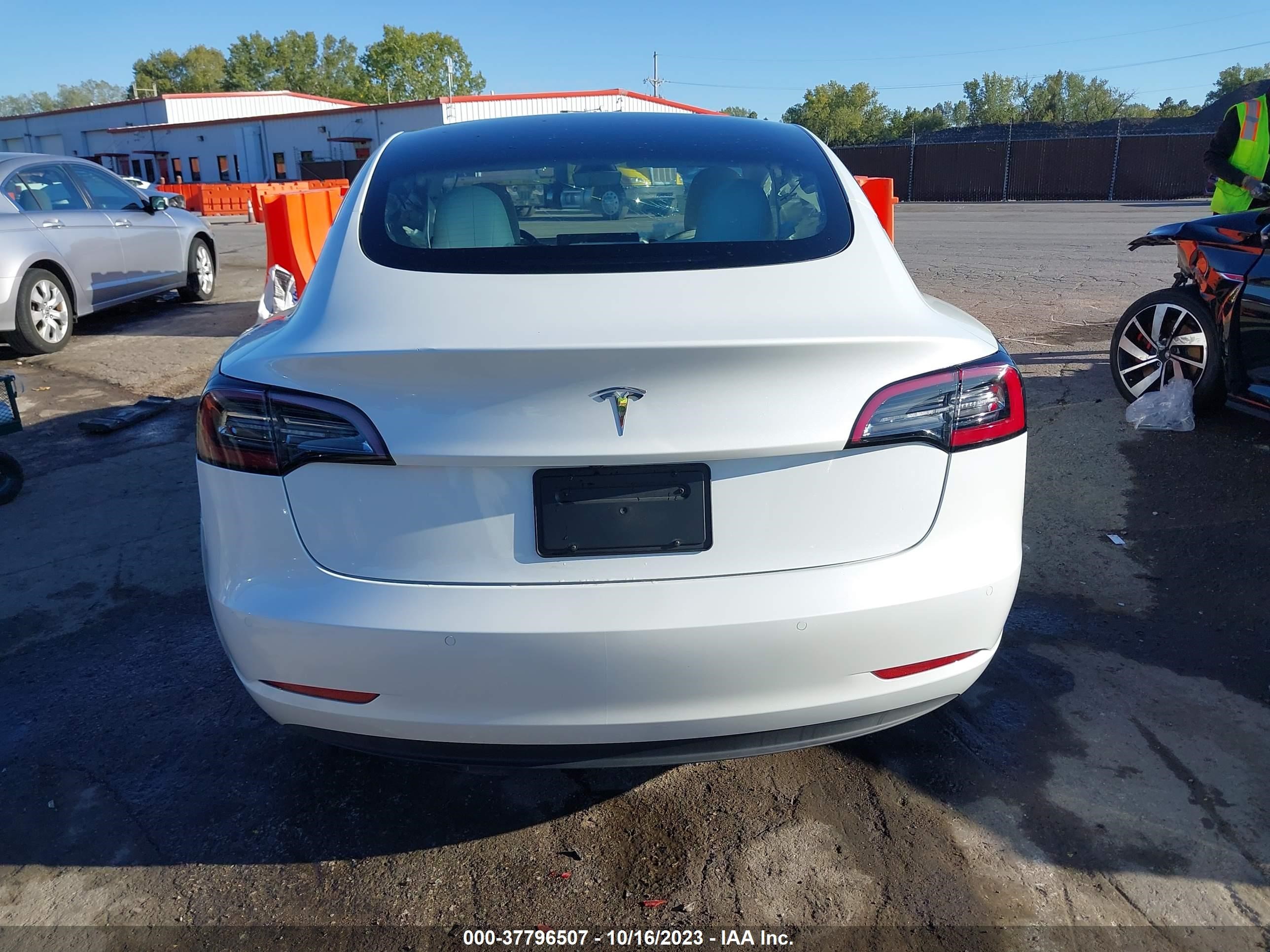 Photo 14 VIN: 5YJ3E1EA0MF060793 - TESLA MODEL 3 