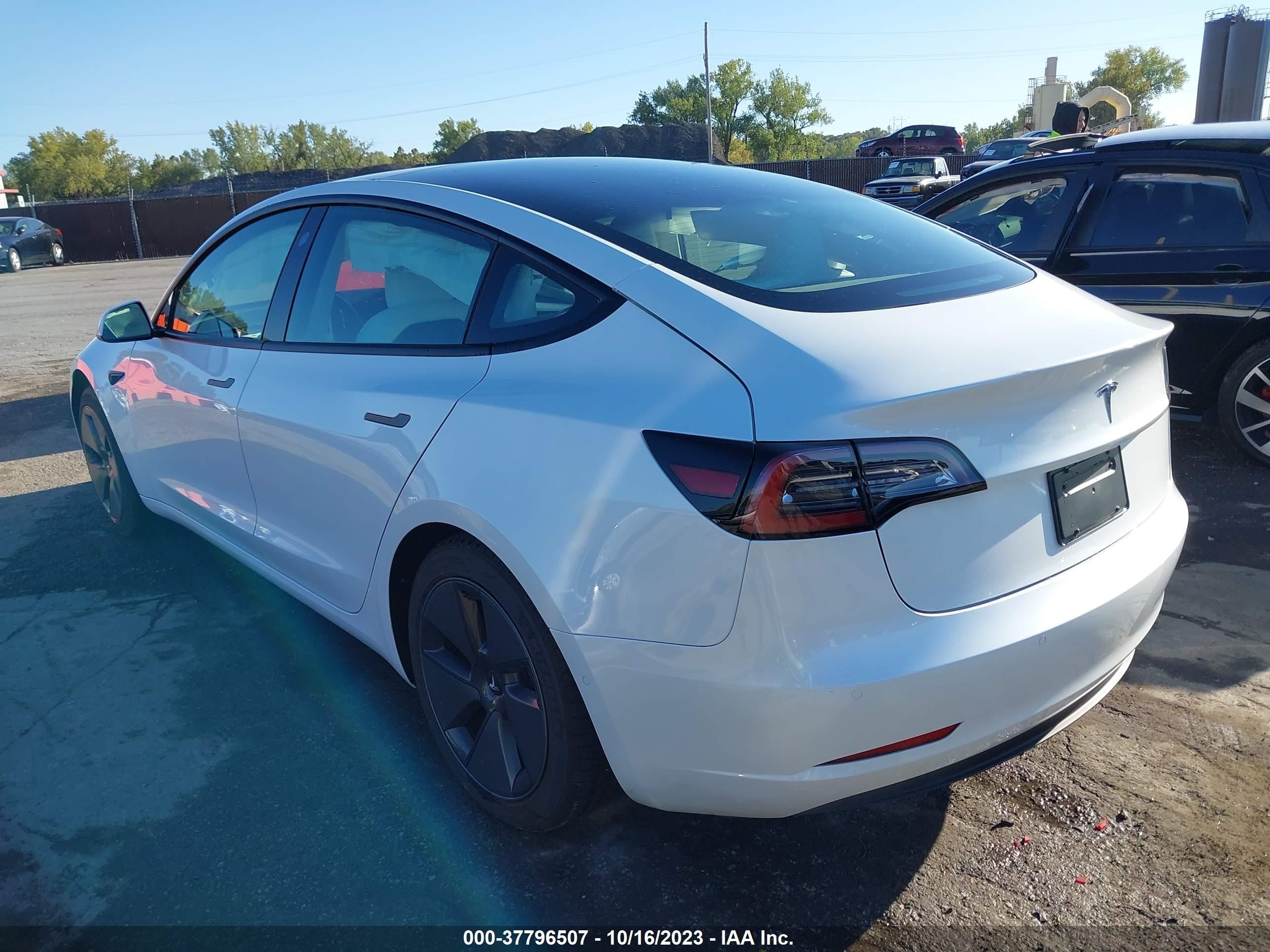 Photo 2 VIN: 5YJ3E1EA0MF060793 - TESLA MODEL 3 