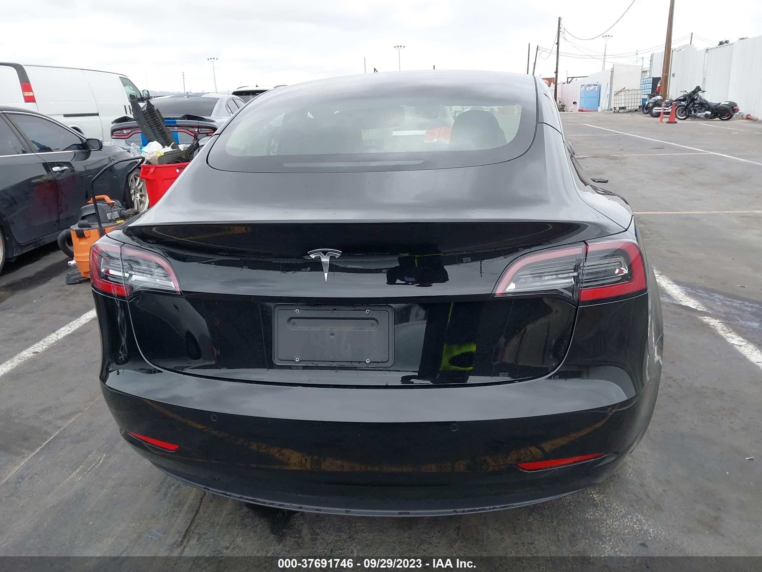 Photo 13 VIN: 5YJ3E1EA0MF997742 - TESLA MODEL 3 