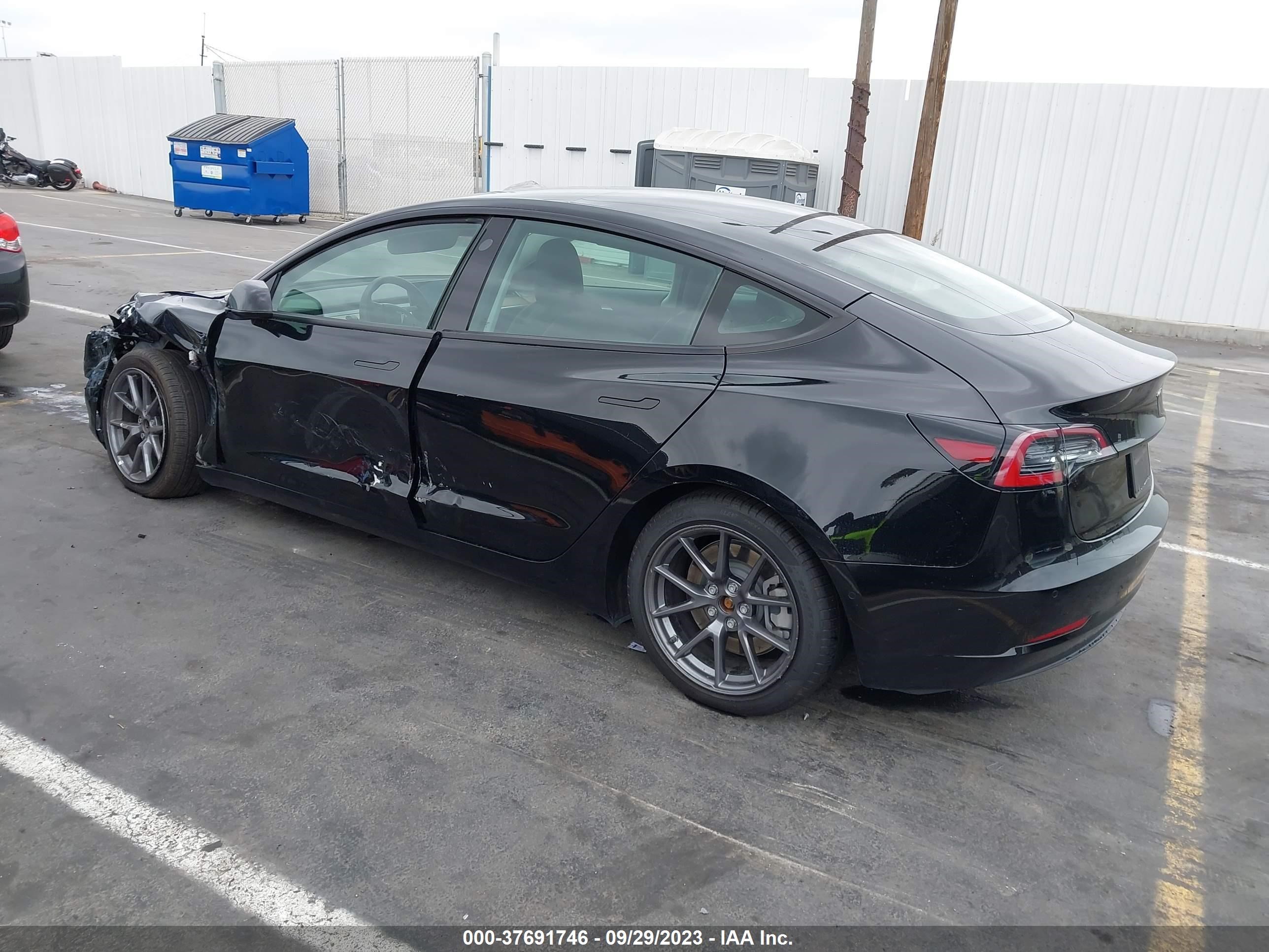 Photo 2 VIN: 5YJ3E1EA0MF997742 - TESLA MODEL 3 