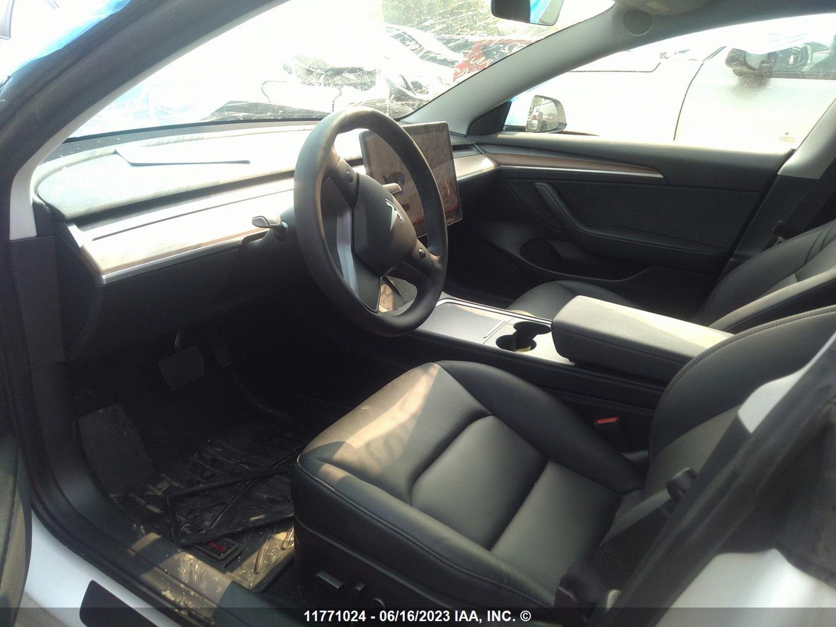 Photo 4 VIN: 5YJ3E1EA0NF305819 - TESLA MODEL 3 