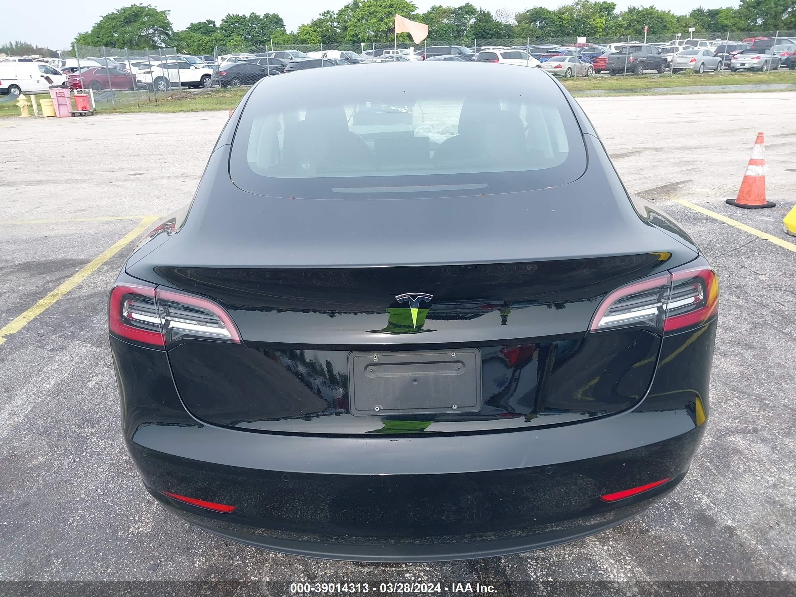 Photo 15 VIN: 5YJ3E1EA0NF321566 - TESLA MODEL 3 