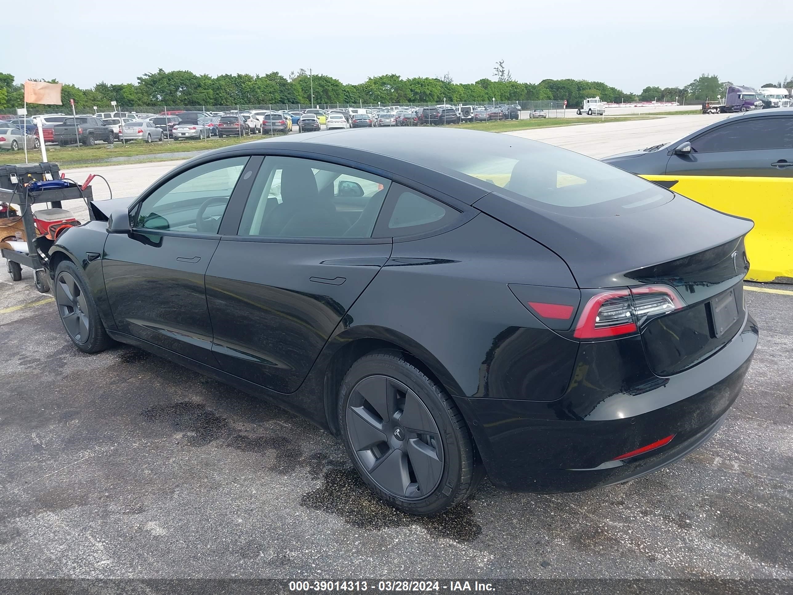 Photo 2 VIN: 5YJ3E1EA0NF321566 - TESLA MODEL 3 