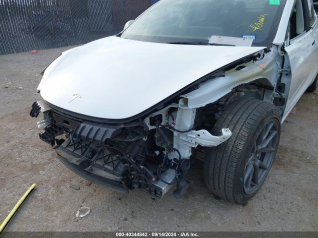 Photo 5 VIN: 5YJ3E1EA0PF384993 - TESLA MODEL 3 