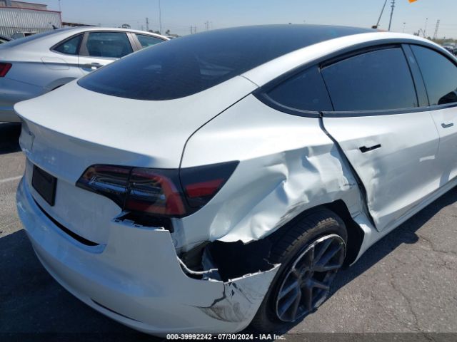 Photo 5 VIN: 5YJ3E1EA0PF477481 - TESLA MODEL 3 