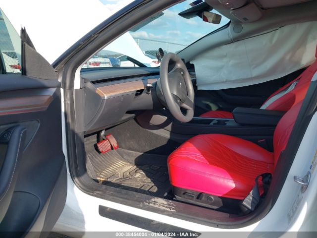 Photo 4 VIN: 5YJ3E1EA0PF482390 - TESLA MODEL 3 