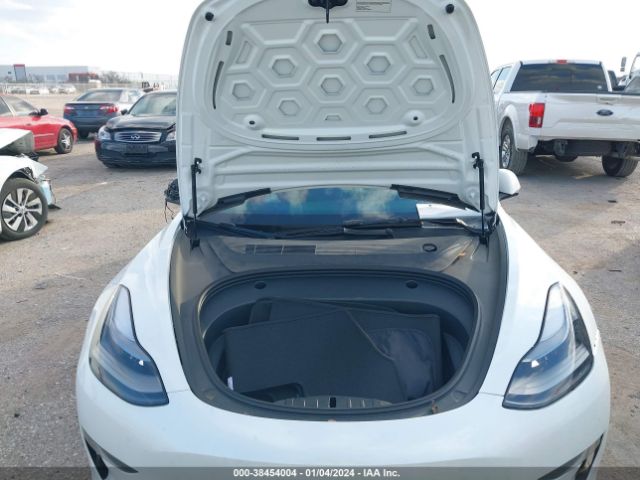 Photo 9 VIN: 5YJ3E1EA0PF482390 - TESLA MODEL 3 