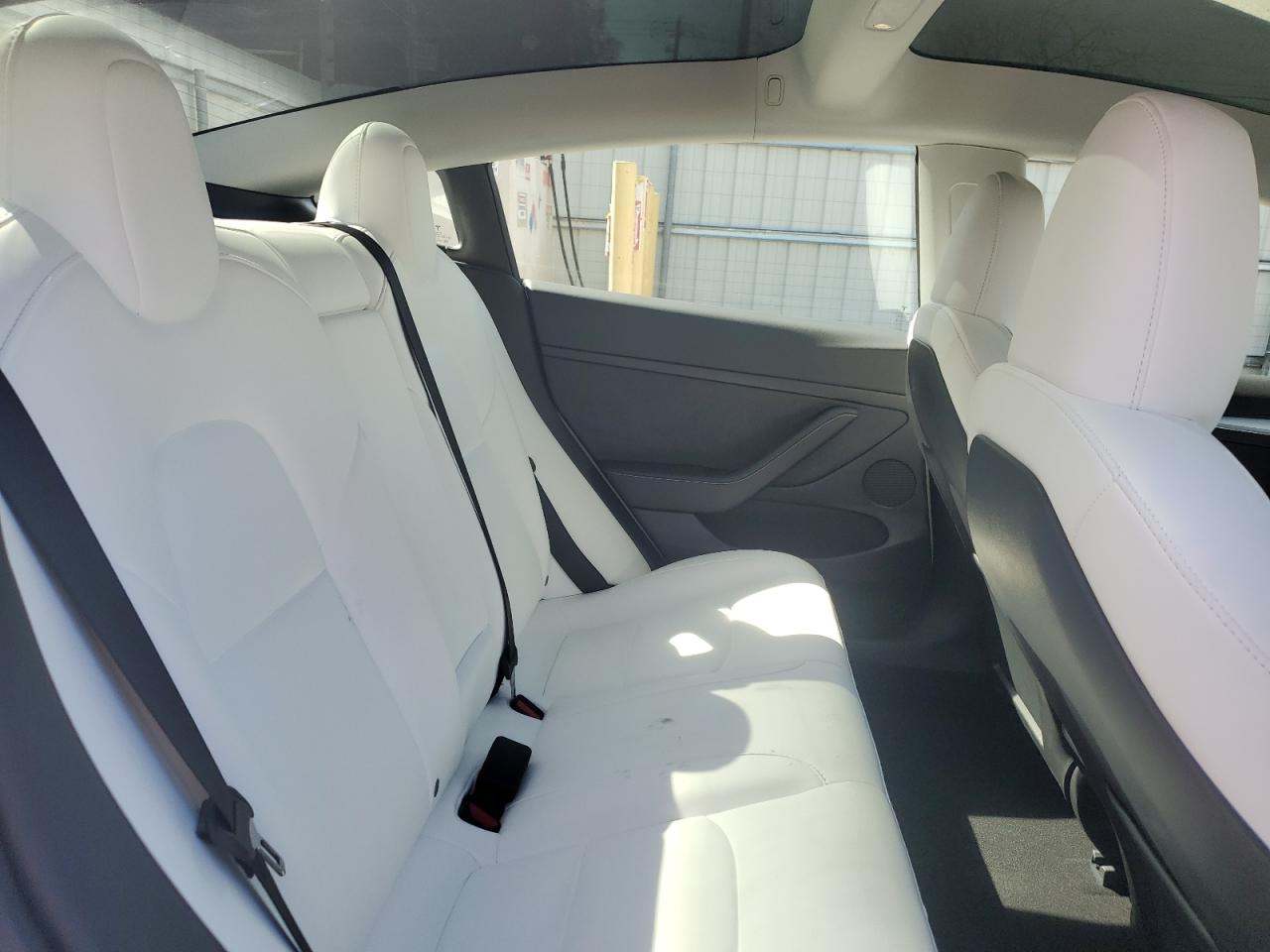 Photo 9 VIN: 5YJ3E1EA0PF498864 - TESLA MODEL 3 