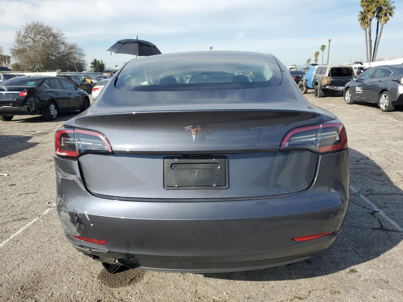 Photo 5 VIN: 5YJ3E1EA0PF550168 - TESLA MODEL 3 